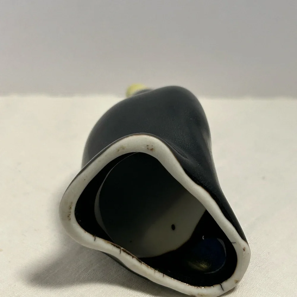 Vintage Venting Pie Bird Black with Yellow‎ Beak MCM
